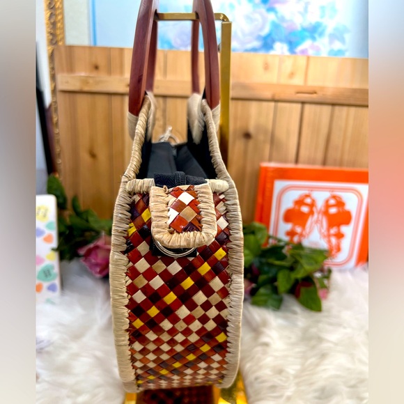 Handmade Rattan Crossbody Bag - Picture 5 of 9